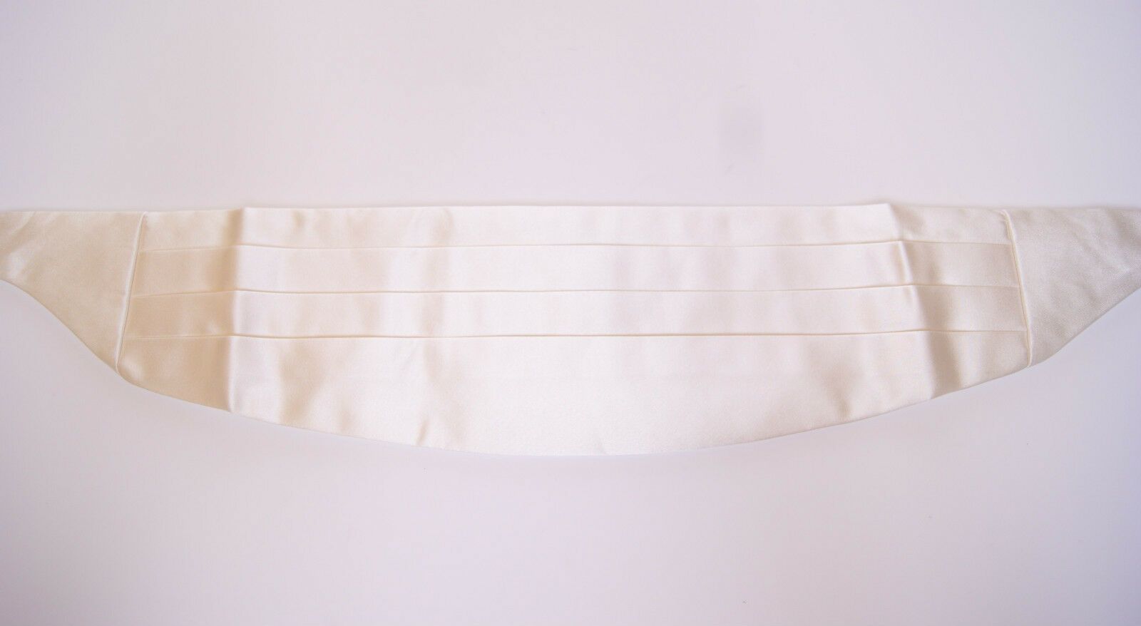 Dolce &amp; Gabbana Elegant White Silk Cummerbund