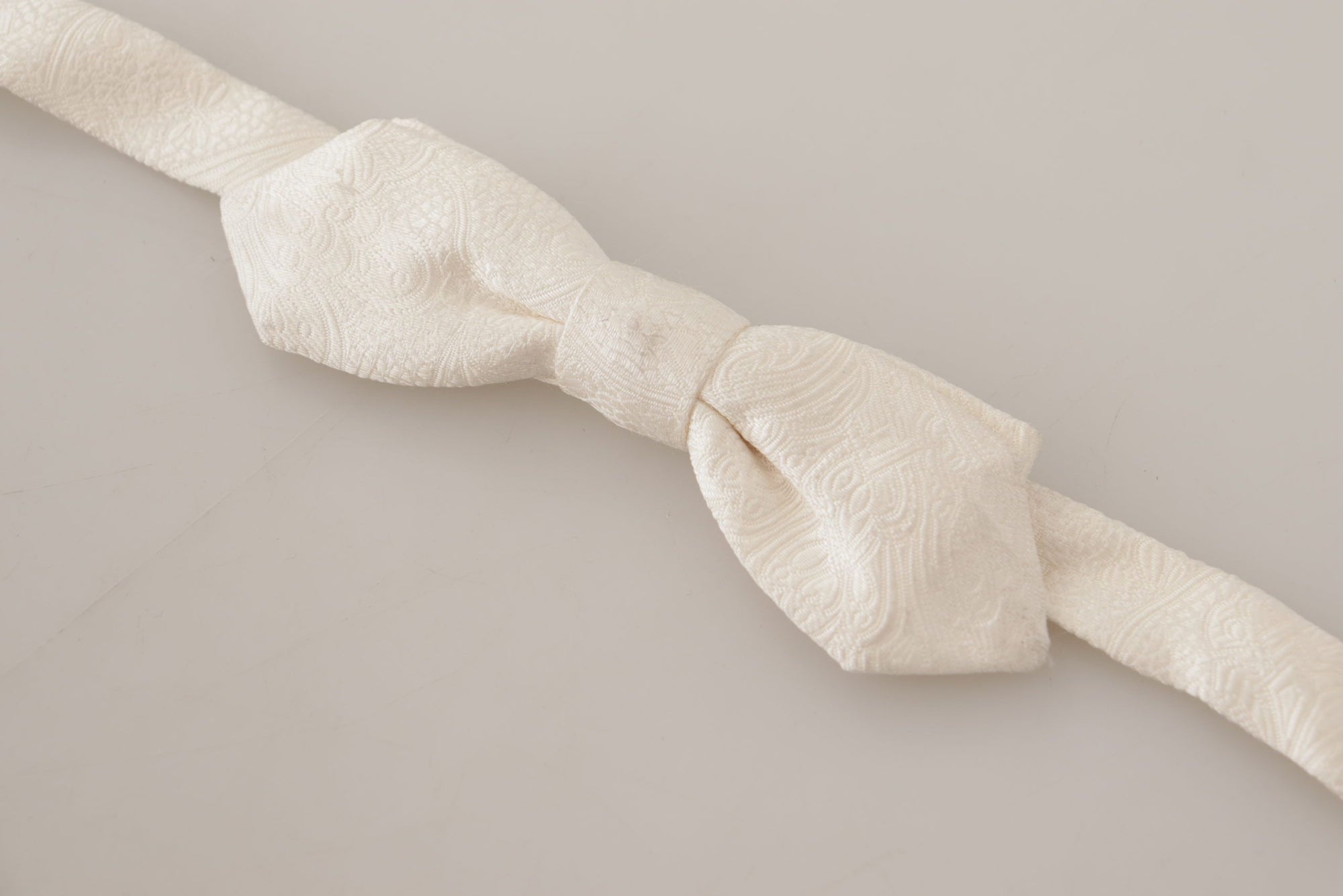 Dolce &amp; Gabbana Elegant White Silk Bow Tie