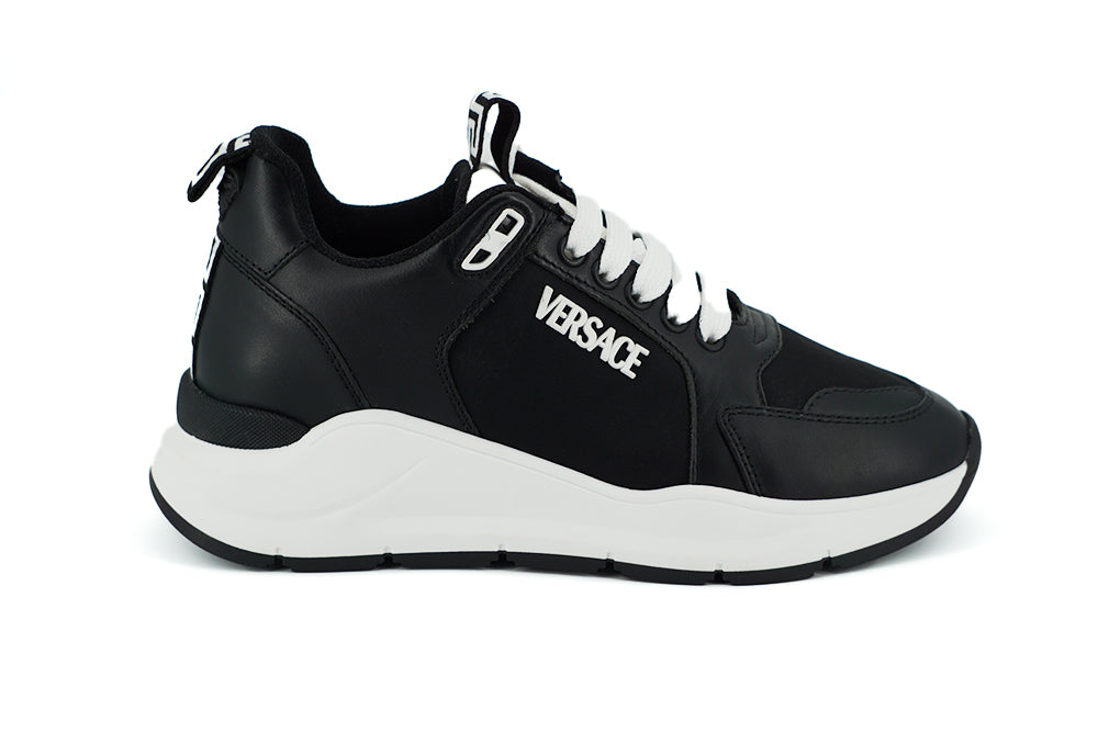 Baskets élégantes en cuir monochrome Versace