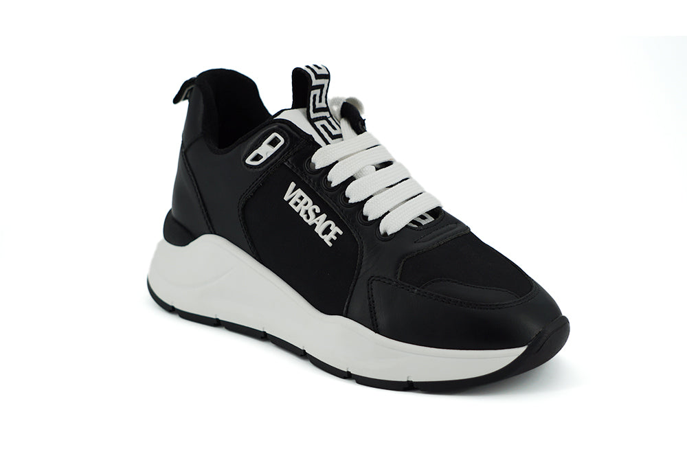 Baskets élégantes en cuir monochrome Versace