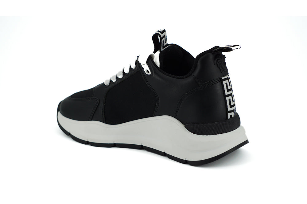 Baskets élégantes en cuir monochrome Versace