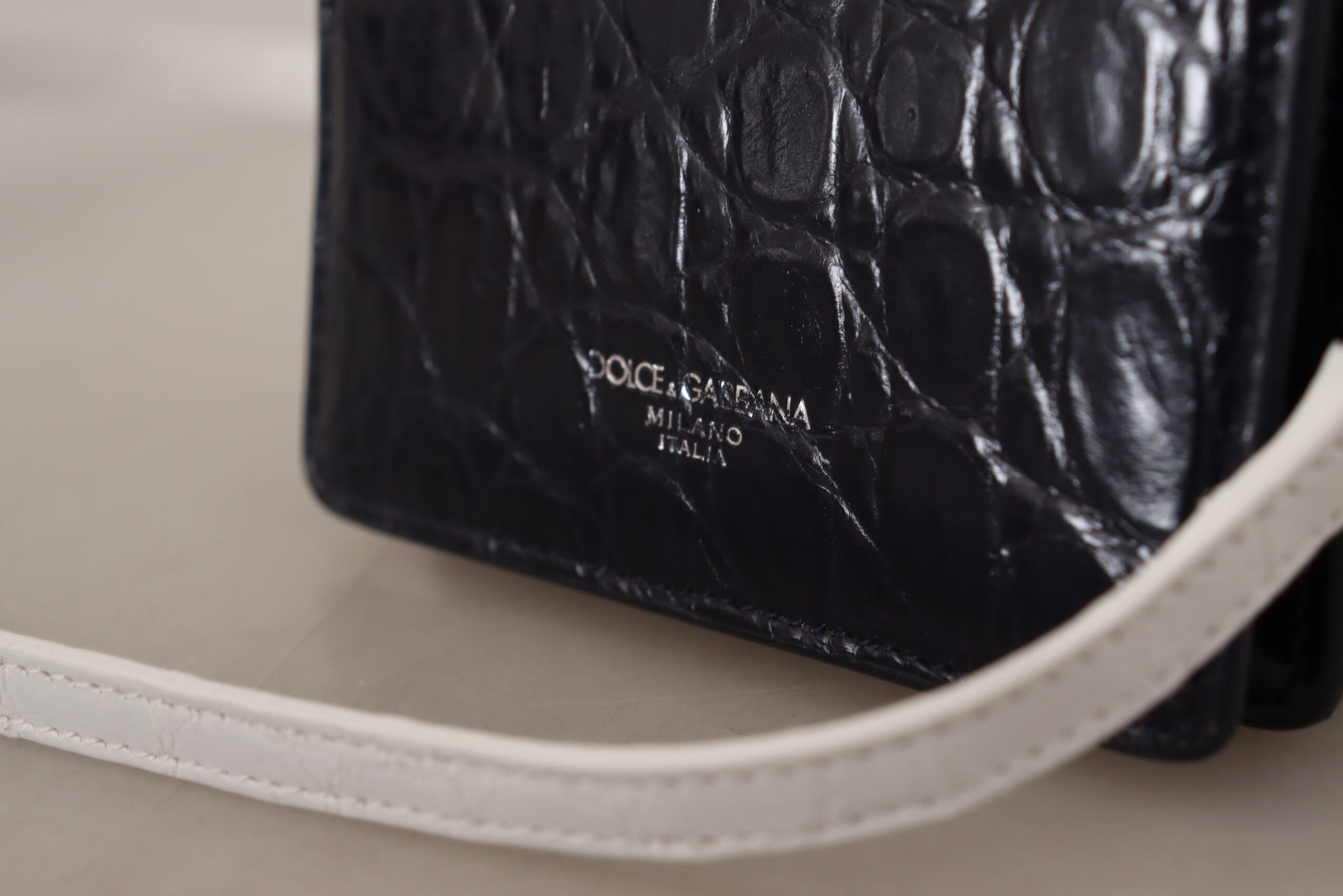 Portefeuille à deux volets en cuir exotique bleu Dolce & Gabbana avec sangle