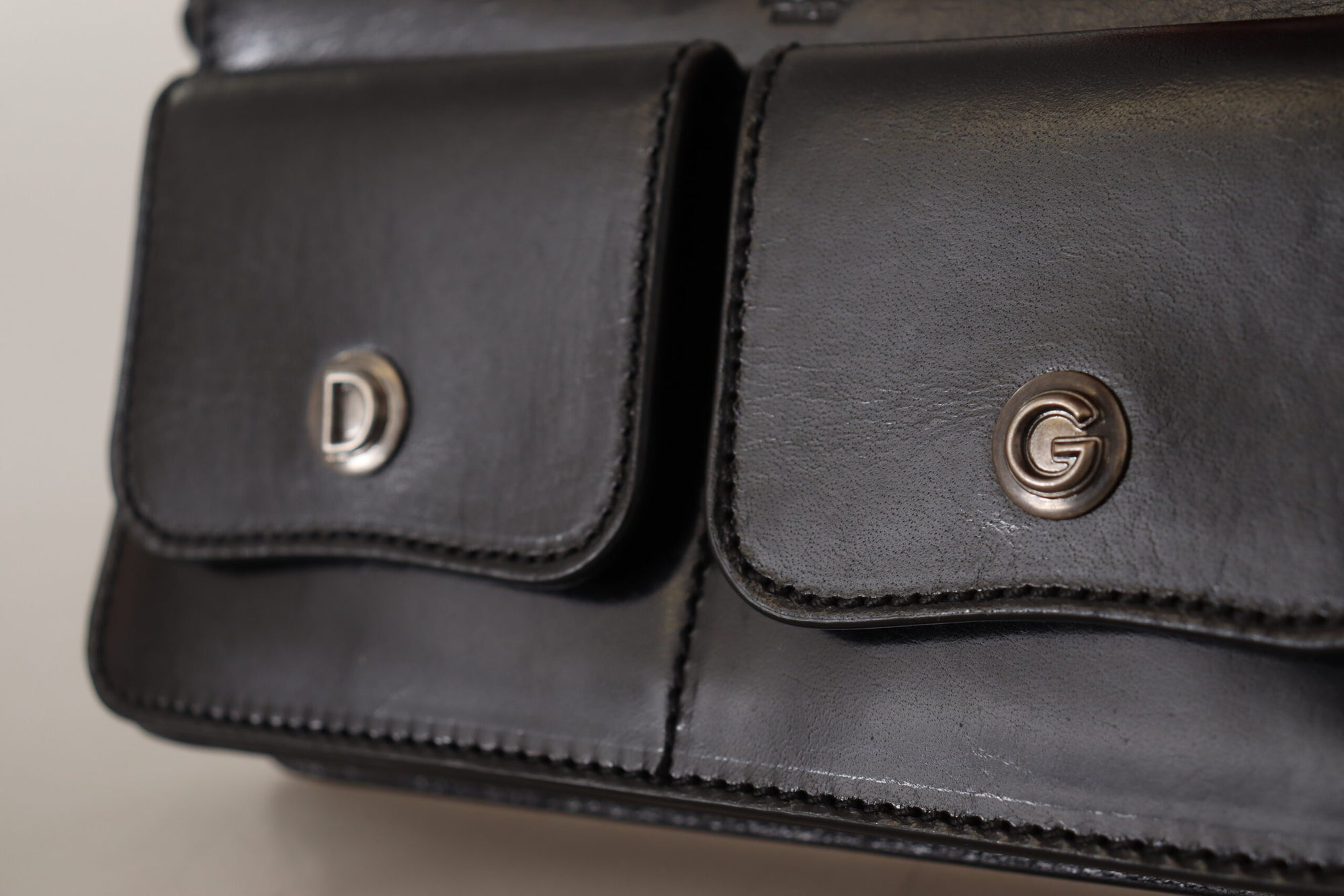 Portefeuille élégant en cuir Dolce &amp; Gabbana en noir intemporel