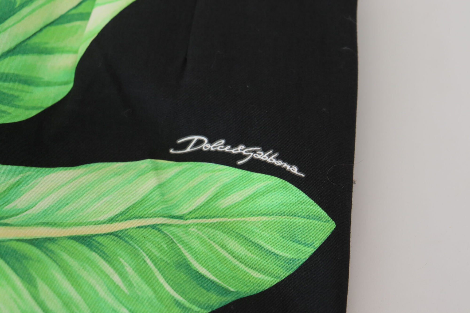 Short taille haute Dolce & Gabbana à imprimé feuilles noires
