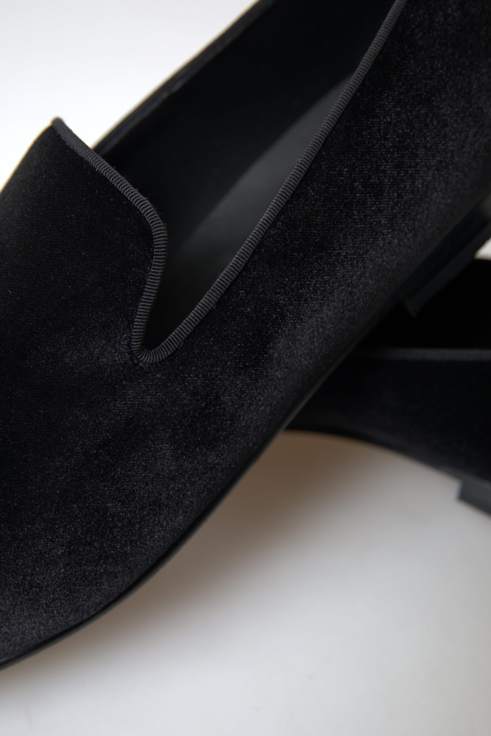 Dolce &amp; Gabbana Elegant Velvet Black Loafers for Men