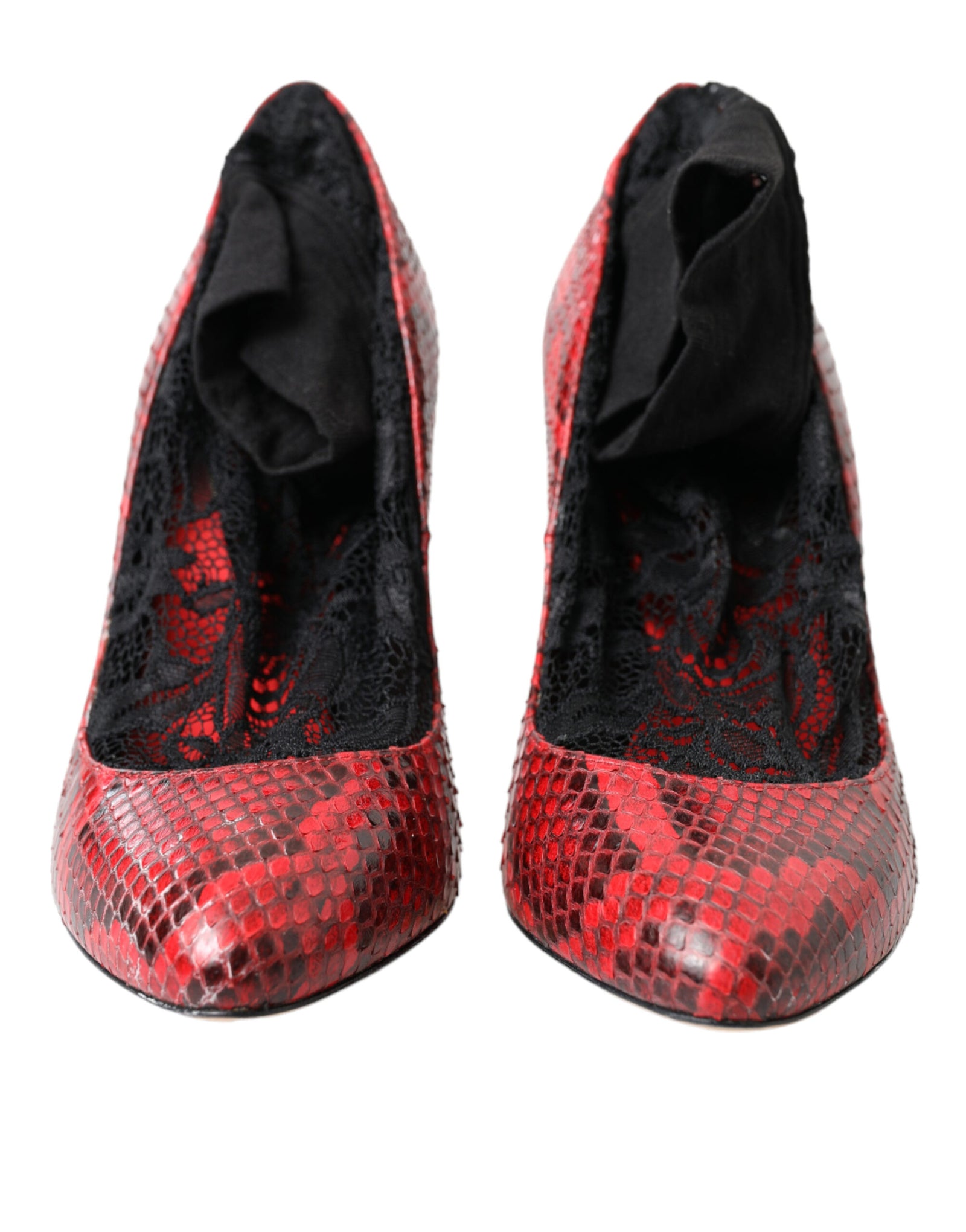 Escarpins Dolce & Gabbana en peau de serpent rouge à bout en amande avec chaussettes en dentelle