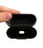 Étui pour Airpods Dolce & Gabbana en cuir noir avec logo en métal
