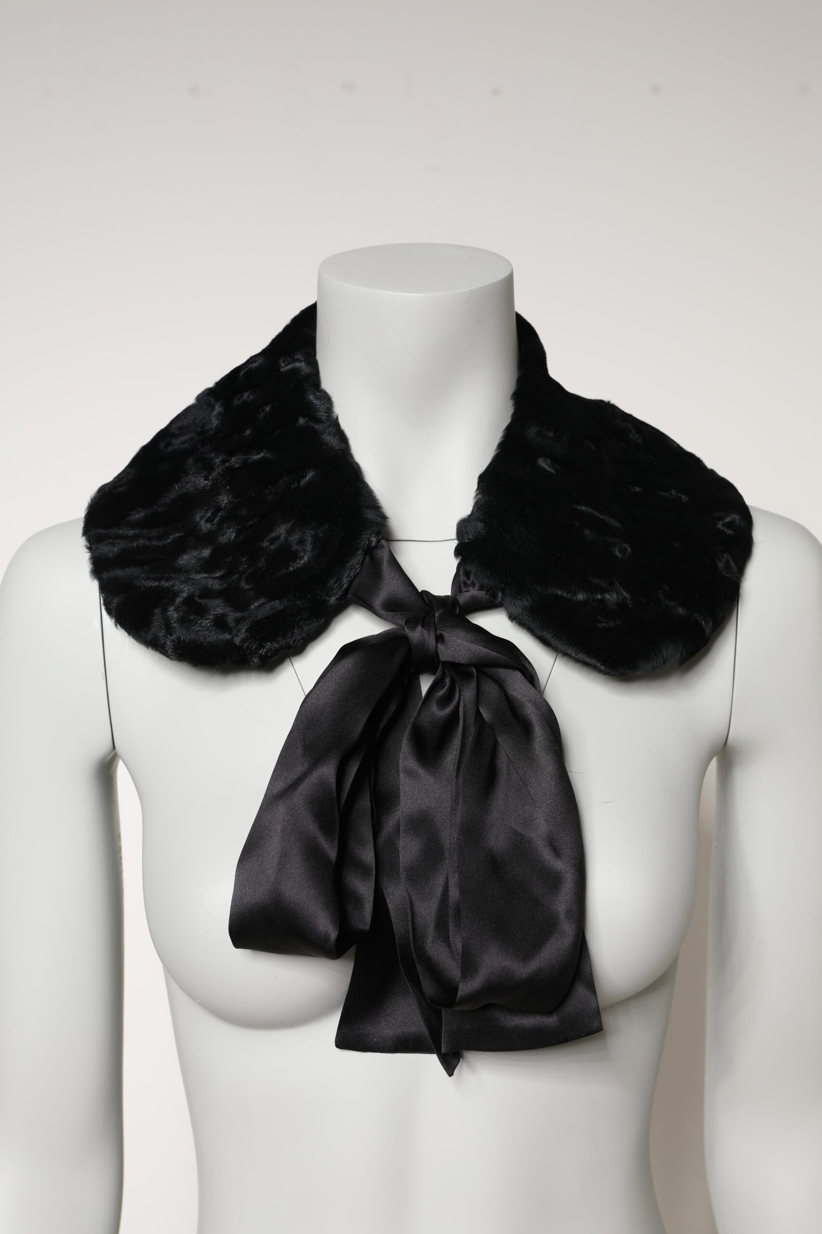 Dolce &amp; Gabbana Black Lamb Fur Women Neck Warmer Winter Scarf