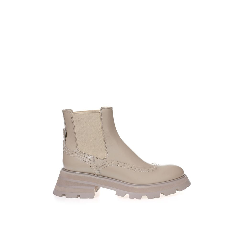 Bottes en cuir gris chic Alexander McQueen pour des pas élégants