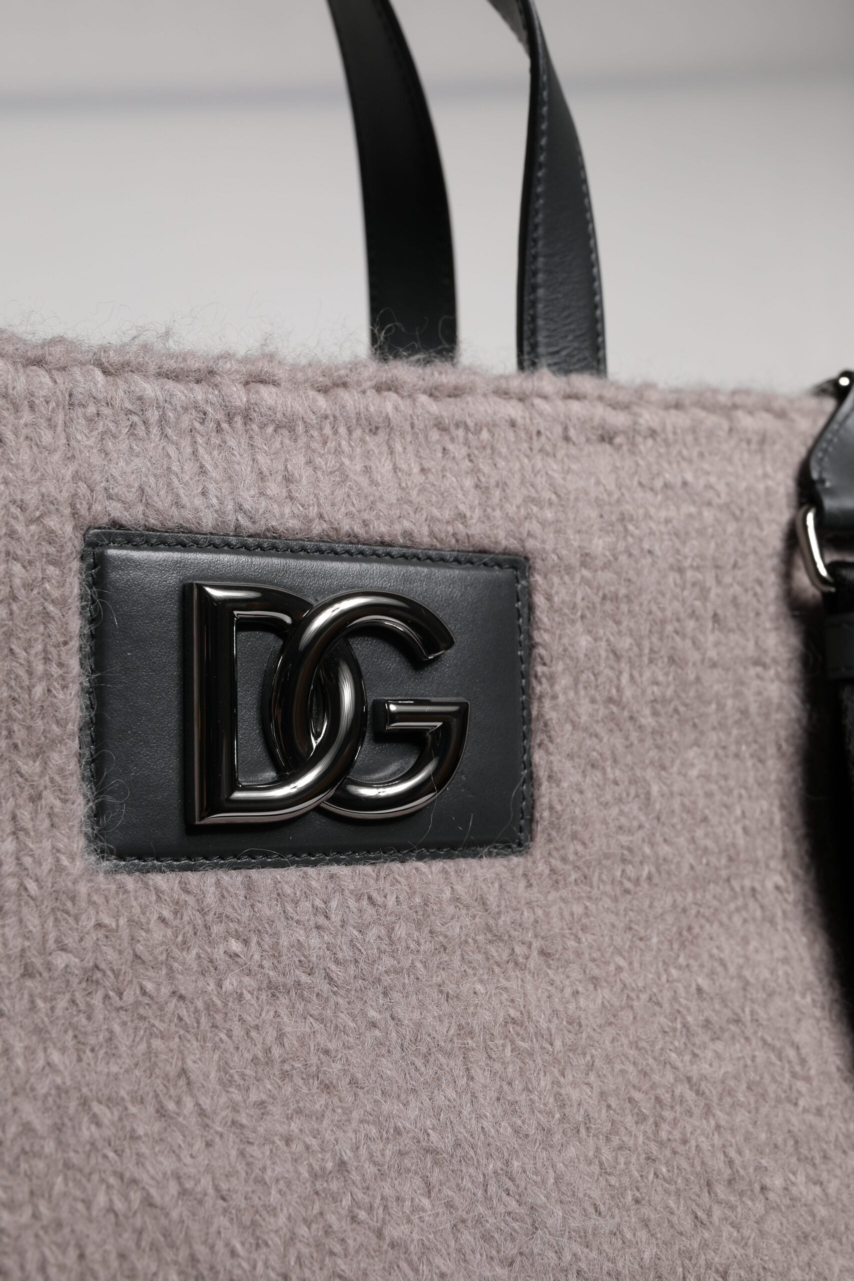 Sac fourre-tout à bandoulière Dolce & Gabbana en laine d'alpaga grise avec plaque logo