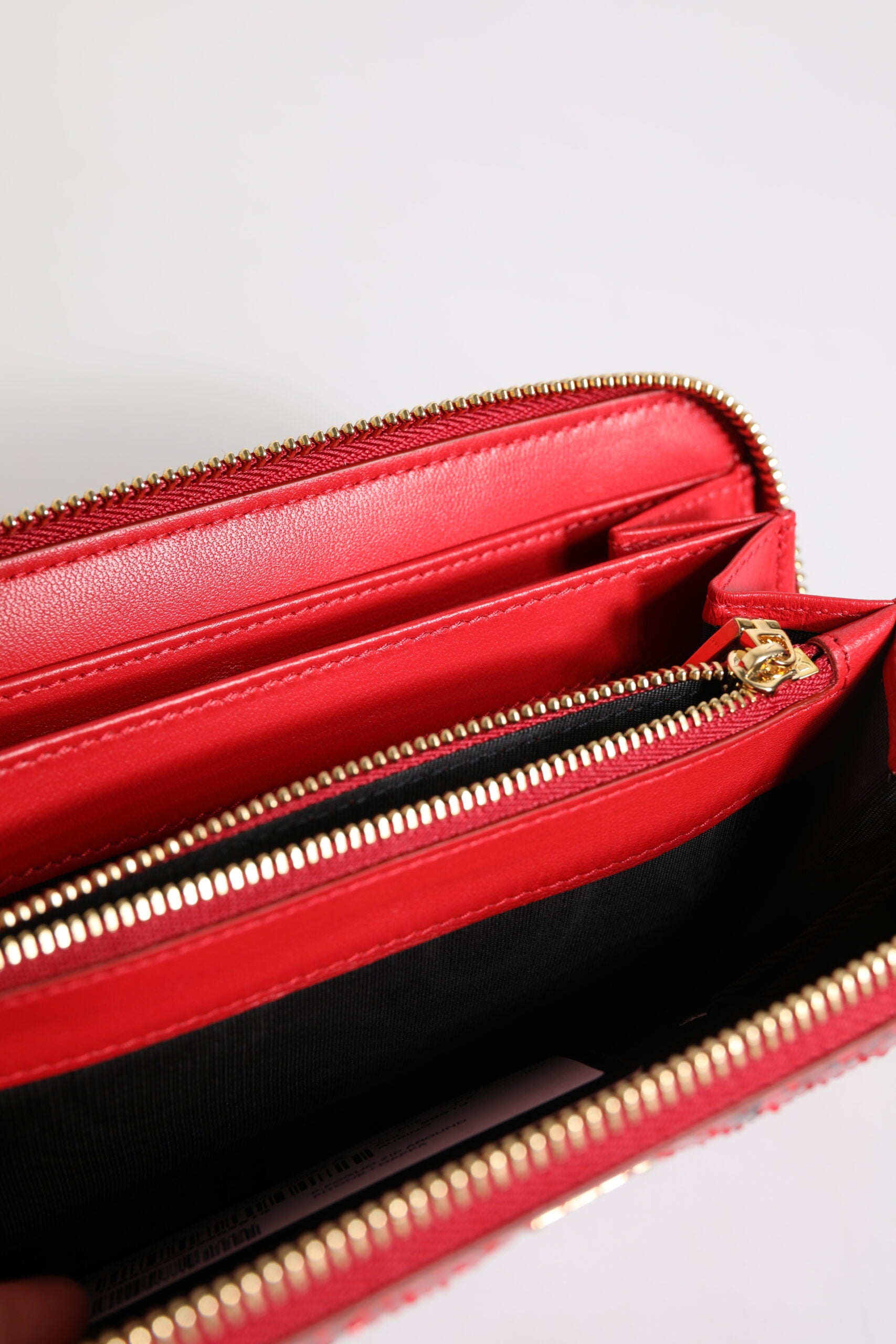 Portefeuille continental zippé en cuir exotique rouge Dolce & Gabbana