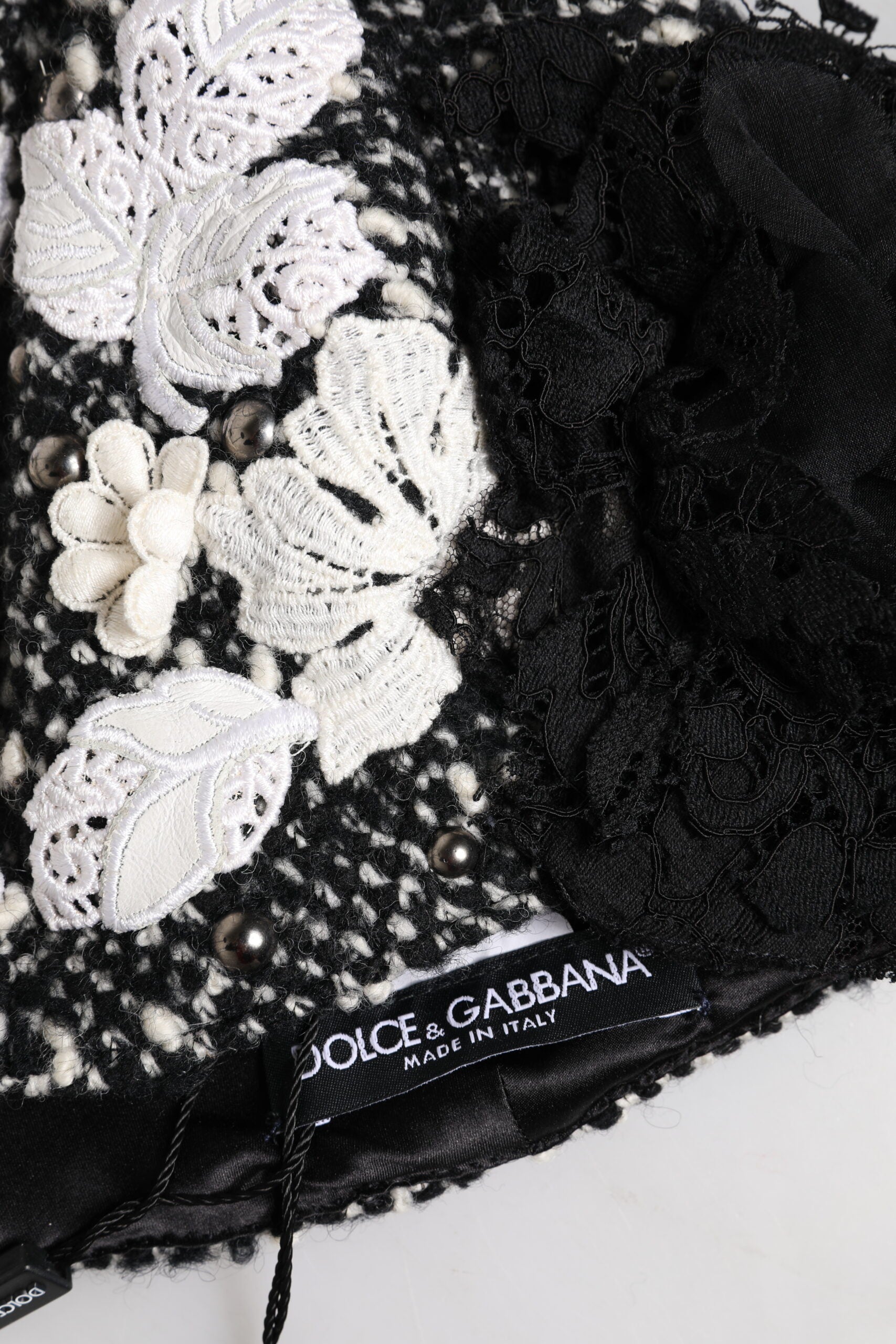 Chapeau cloche Dolce &amp; Gabbana en laine noire à fleurs blanches