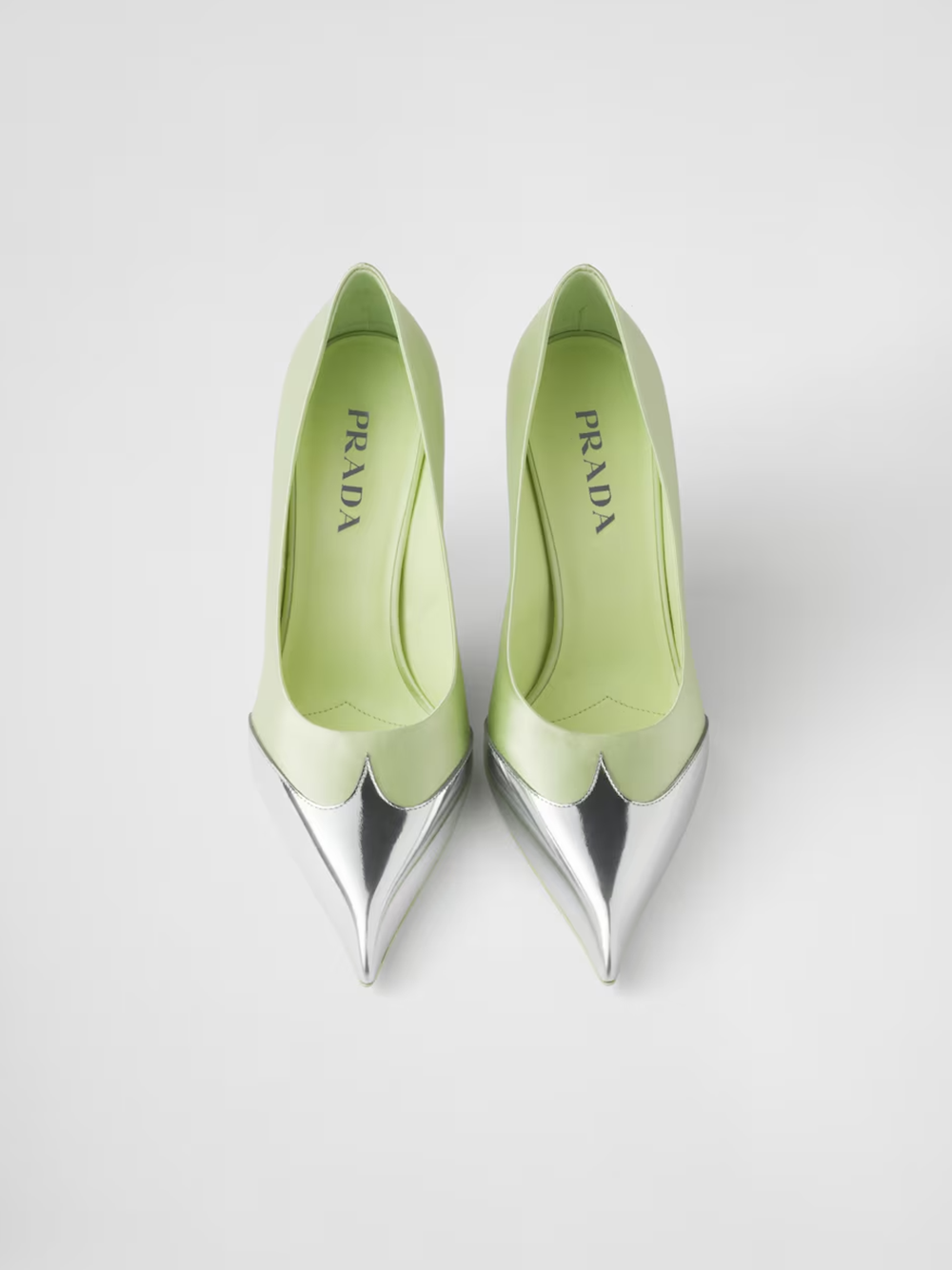 Escarpins Prada en satin et cuir métallisé