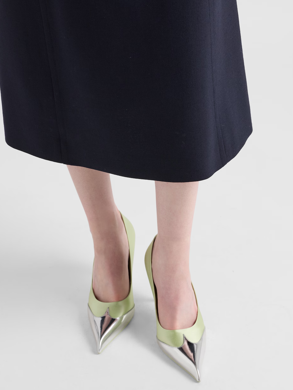 Escarpins Prada en satin et cuir métallisé