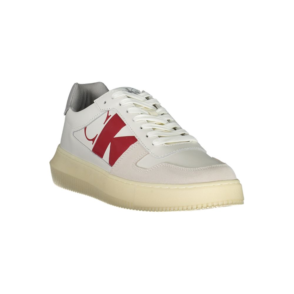 Baskets blanches élégantes à lacets Calvin Klein avec détails contrastés