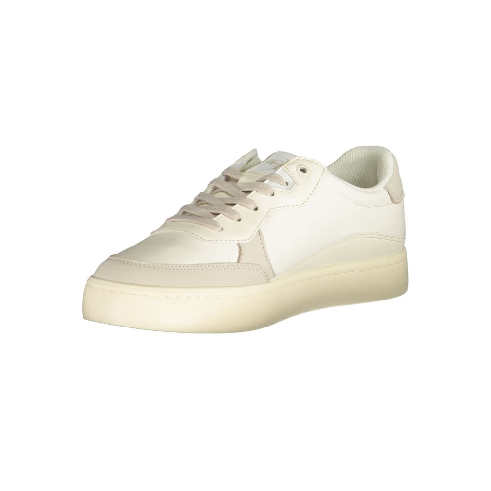 Baskets blanches élégantes Calvin Klein avec détails contrastés