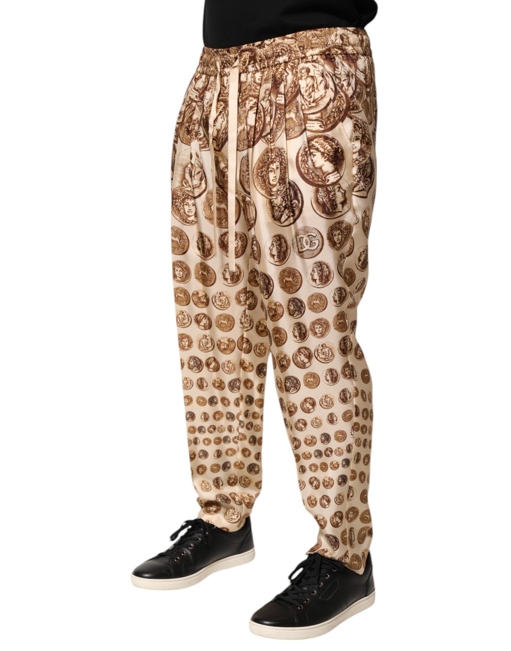 Pantalon de jogging en sergé de soie beige à imprimé pièces de monnaie Dolce &amp; Gabbana pour homme