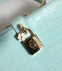 Sac à bandoulière en cuir gaufré vert menthe Dolce &amp; Gabbana avec cadenas