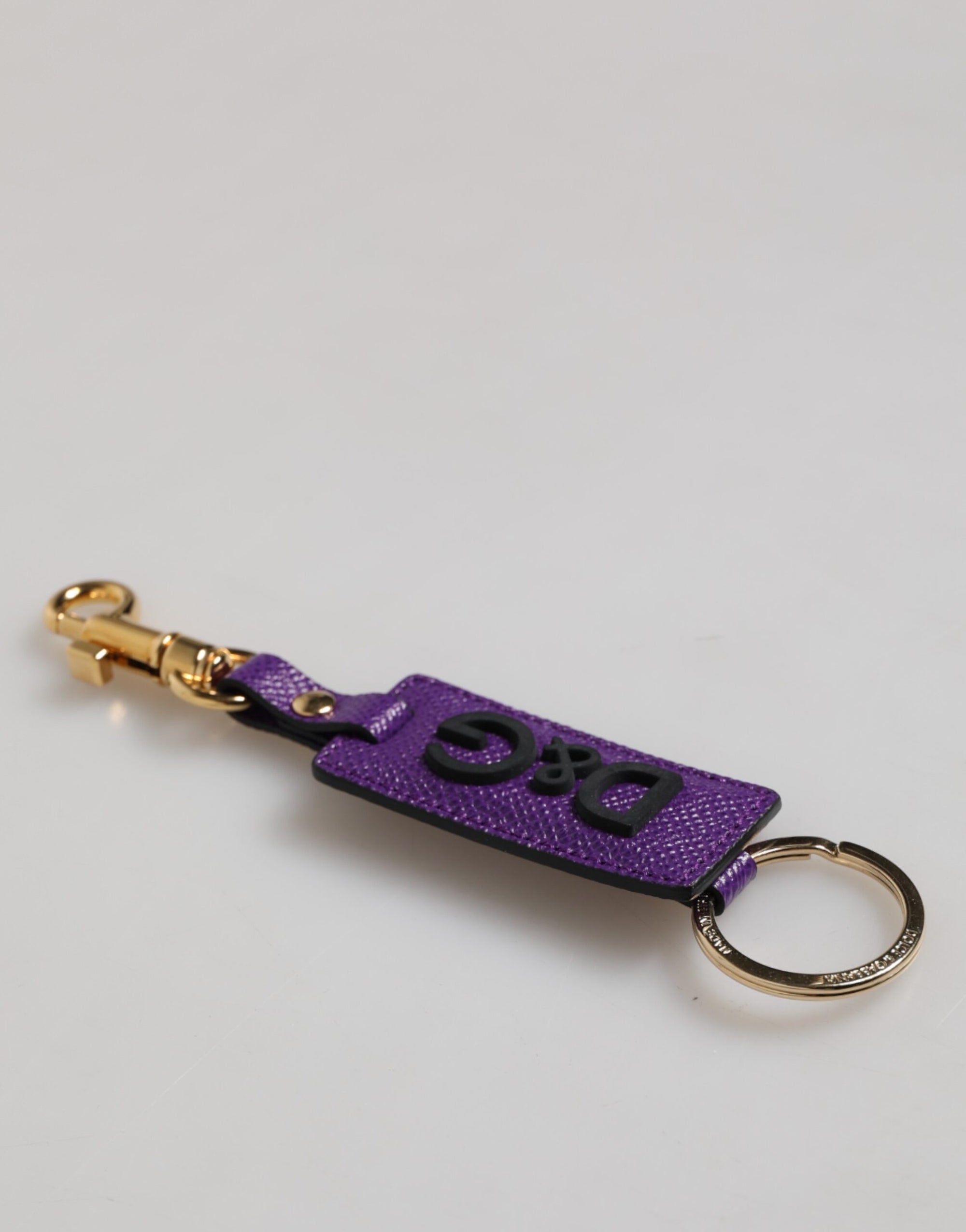 Dolce & Gabbana Logo DG Morado Llavero Metal Dorado Piel